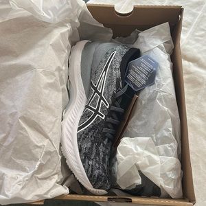 NIB Asics Gel Nimbus 23 knit running sneakers women’s size 8